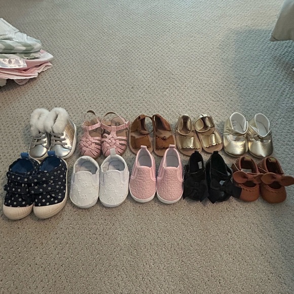 Baby girl assorted shoes, some brand new never worn 10 pair - Picture 1 of 12
